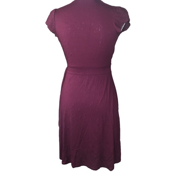 Elegant Burgundy Wrap Dress - Picture 2 of 6